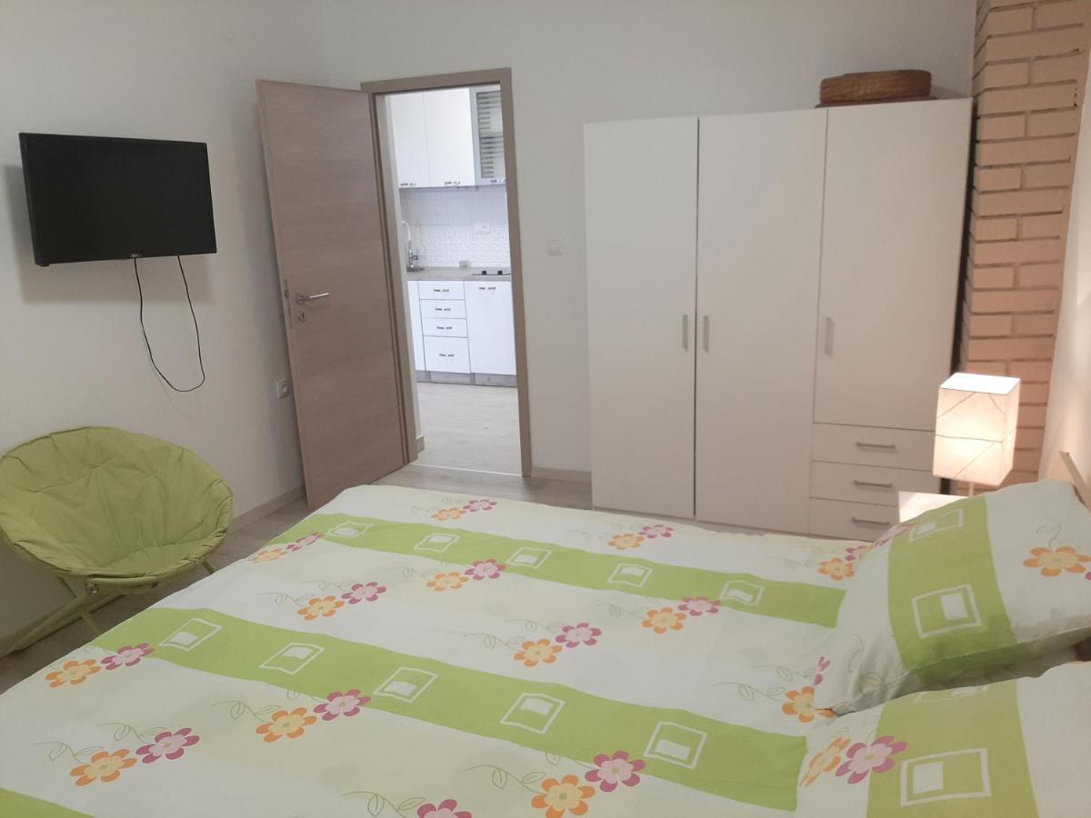 Apartman Maslina Pisak Exteriér fotografie