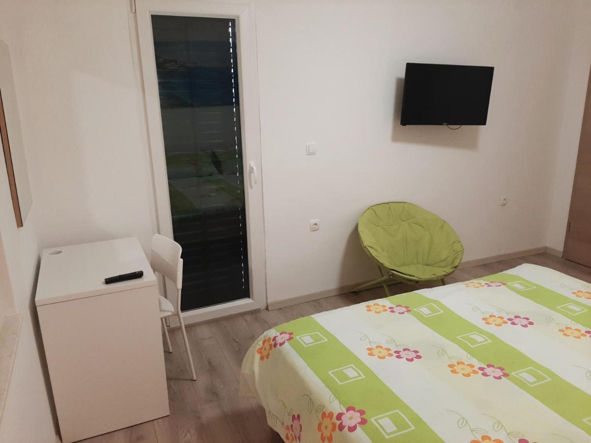Apartman Maslina Pisak Exteriér fotografie