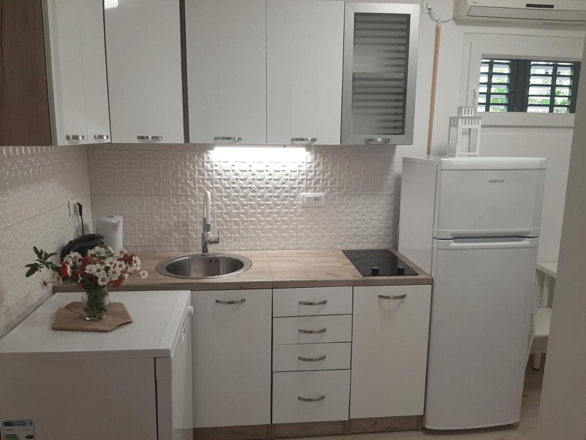 Apartman Maslina Pisak Exteriér fotografie