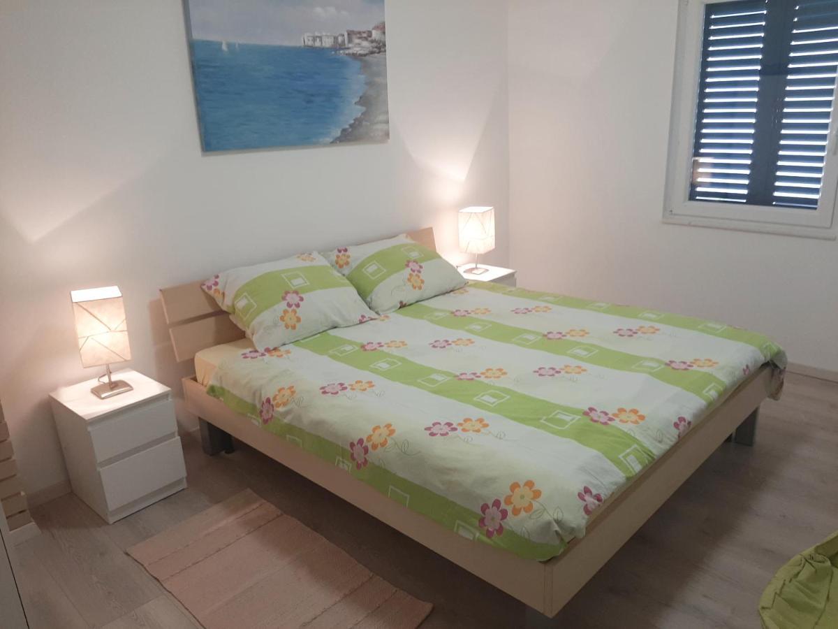 Apartman Maslina Pisak Exteriér fotografie
